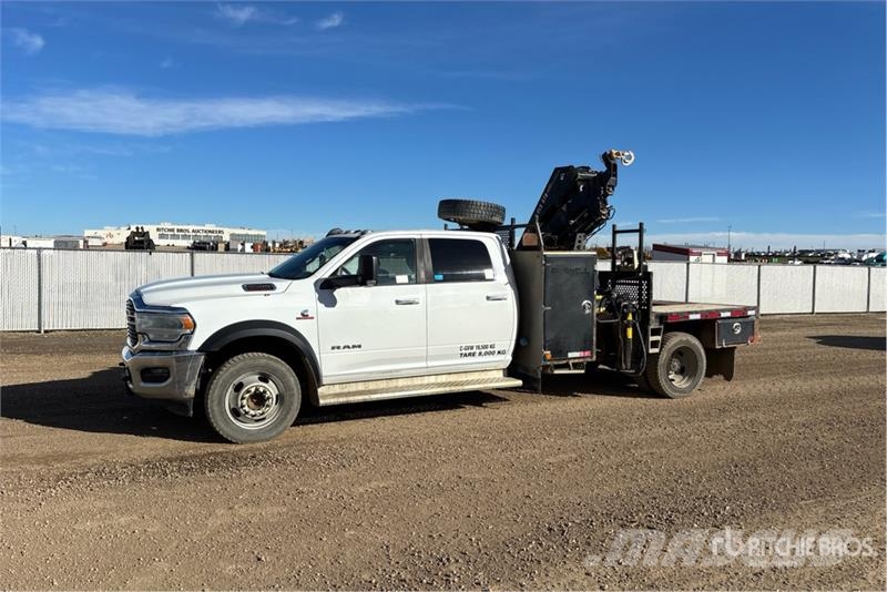 RAM XCLX078ES-4 2800 kg Knuckle Boom on Ram 5500 SLT 4 Camiones grúa