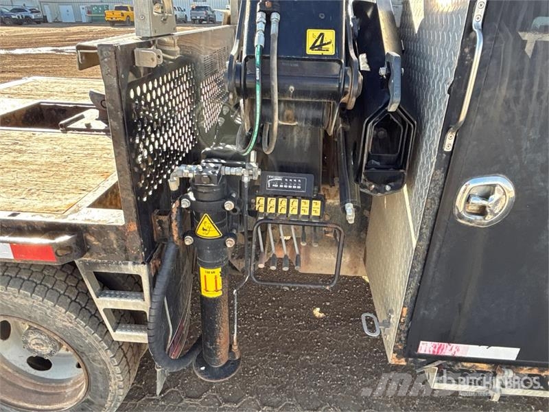 RAM XCLX078ES-4 2800 kg Knuckle Boom on Ram 5500 SLT 4 Camiones grúa