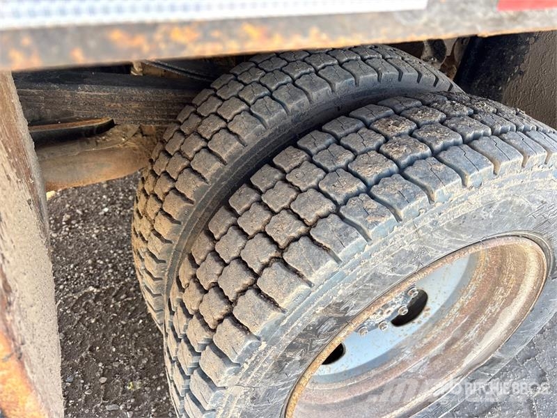 RAM XCLX078ES-4 2800 kg Knuckle Boom on Ram 5500 SLT 4 Camiones grúa