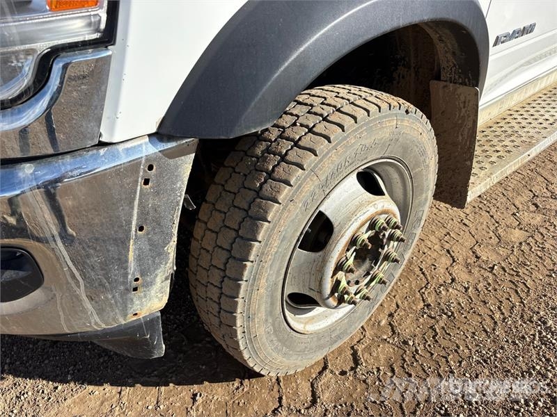 RAM XCLX078ES-4 2800 kg Knuckle Boom on Ram 5500 SLT 4 Camiones grúa