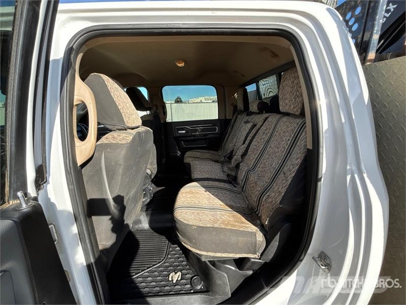 RAM XCLX078ES-4 2800 kg Knuckle Boom on Ram 5500 SLT 4 Camiones grúa