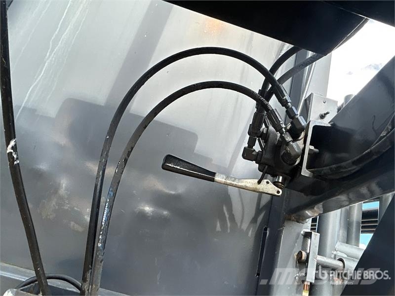 Rawhide Manufacturing Portable Corral Hydraulic Ha Άλλα μηχανήματα κτηνοτροφίας και εξαρτήματα