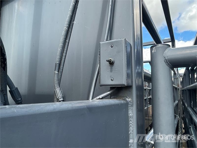 Rawhide Manufacturing Portable Corral Hydraulic Ha Άλλα μηχανήματα κτηνοτροφίας και εξαρτήματα