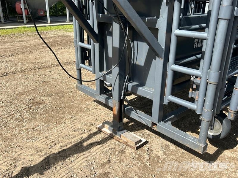 Rawhide Manufacturing Portable Corral Hydraulic Ha Άλλα μηχανήματα κτηνοτροφίας και εξαρτήματα