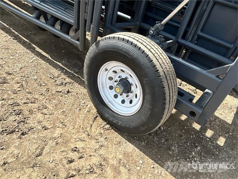 Rawhide Manufacturing Portable Corral Hydraulic Ha Άλλα μηχανήματα κτηνοτροφίας και εξαρτήματα