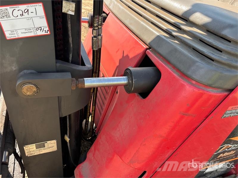 Raymond 420-C30TT 3000 lb Electric Forklift Електронавантажувачі