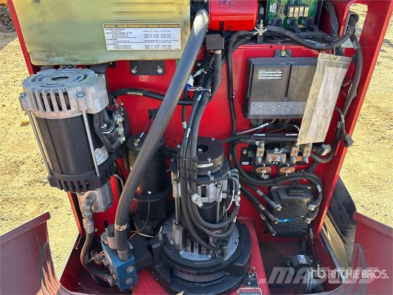 Raymond 560-OPC30TT 3000 lb Order Picker Middelsløftende plukketruck
