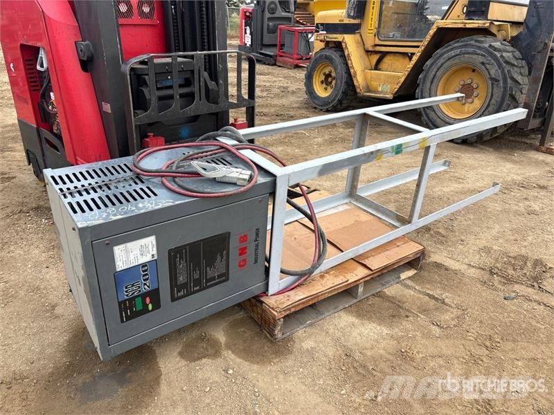 Raymond 740 R45TT 4500 lb Reach Truck Carrello retrattile