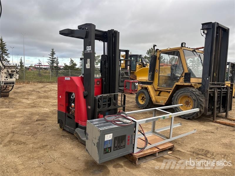 Raymond 740 R45TT 4500 lb Reach Truck Carrello retrattile