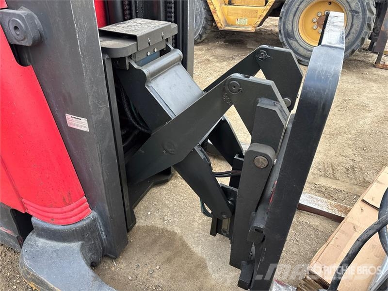 Raymond 740 R45TT 4500 lb Reach Truck Carrello retrattile