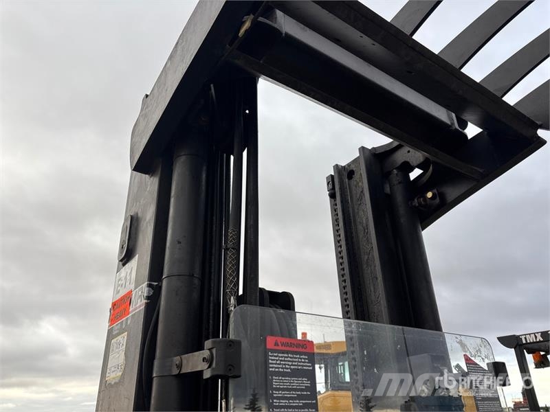 Raymond 740 R45TT 4500 lb Reach Truck Carrello retrattile