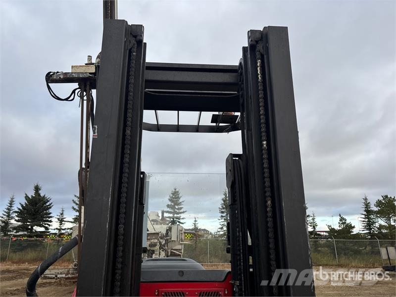 Raymond 740 R45TT 4500 lb Reach Truck Carrello retrattile