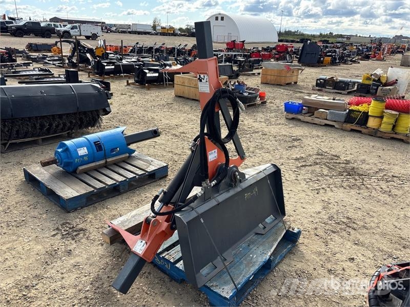 Raymond RMTG70 52 in Hydraulic Skid Steer Tire Grabber (Un Andre komponenter