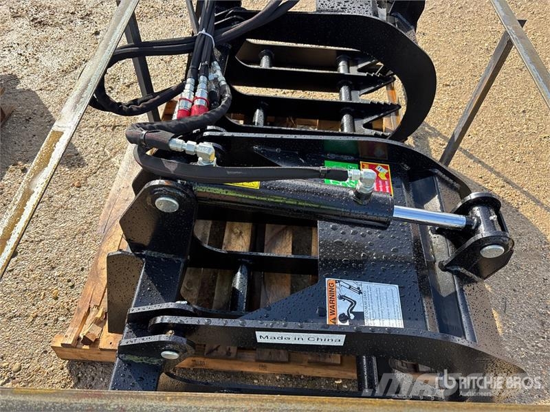 Raytree RMBG72 72 in Root Skid Steer Grapple (Unus Kourat