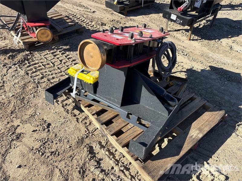  Raytree RMPP680 Skid Steer Post Driver (Unused) Equipos de vallado