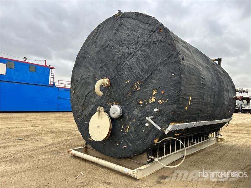 Red River Industries Skid Mounted Steel Tank Degvielas un piedevu tvertnes