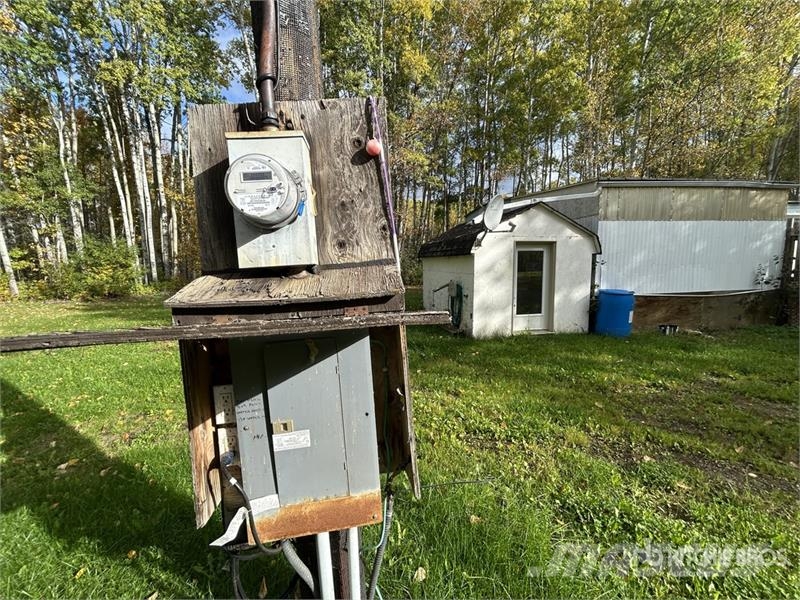 Red Roo Earth Creek, AB 251 Wellsite Drive 3.95 +/- Acres  Otra maquinaria agrícola