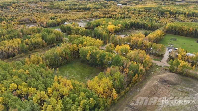 Red Roo Earth Creek, AB 251 Wellsite Drive 3.95 +/- Acres  Otra maquinaria agrícola