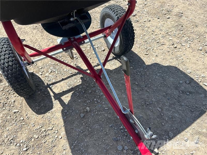 Redrock Pull-Type Broadcaster (Inoperable) Ostale komponente