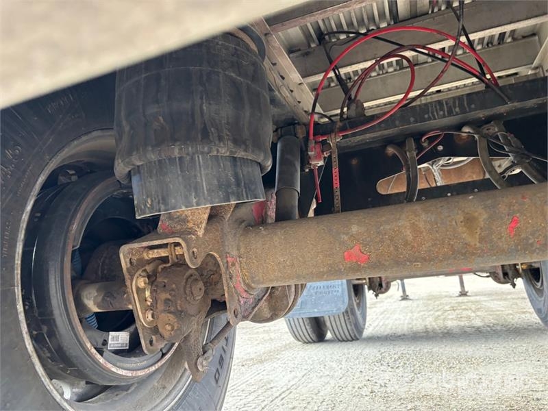 Reitnouer 48 ft T/A Spread Axle Curtain Side Trailer Curtainsideranhänger