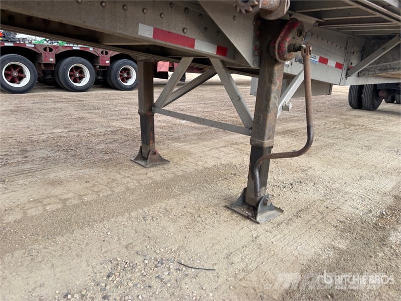 Reitnouer 48 ft T/A Spread Axle Curtain Side Trailer Curtainsideranhänger