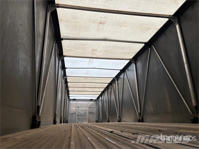 Reitnouer 48 ft T/A Spread Axle Curtain Side Trailer Curtainsideranhänger