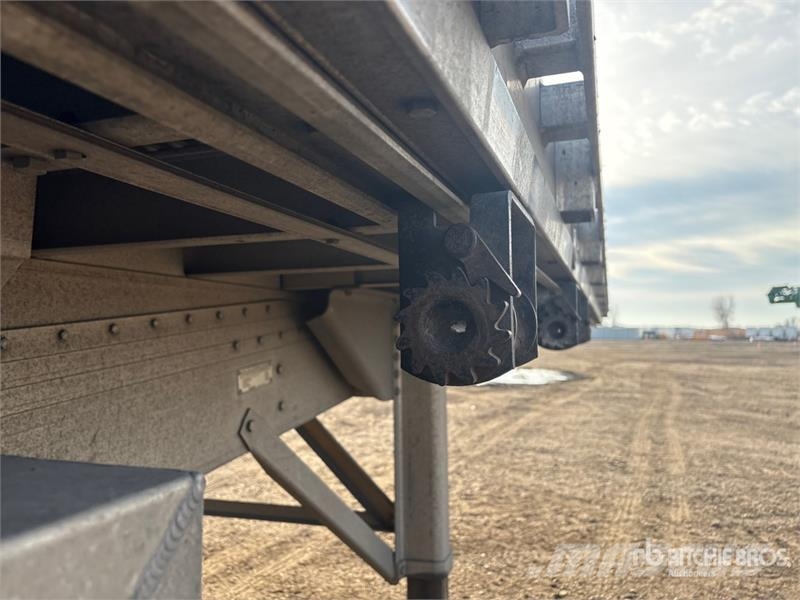 Reitnouer 53 ft T/A Spread Axle Flatbed Trailer Planhengere