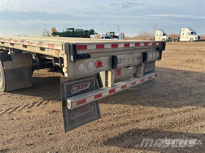 Reitnouer 53 ft T/A Spread Axle Flatbed Trailer Planhengere