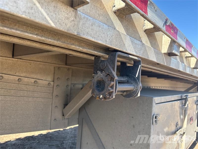 Reitnouer CK90 53 ft T/A Spread Axle Flatbed Trailer Vlakke laadvloer