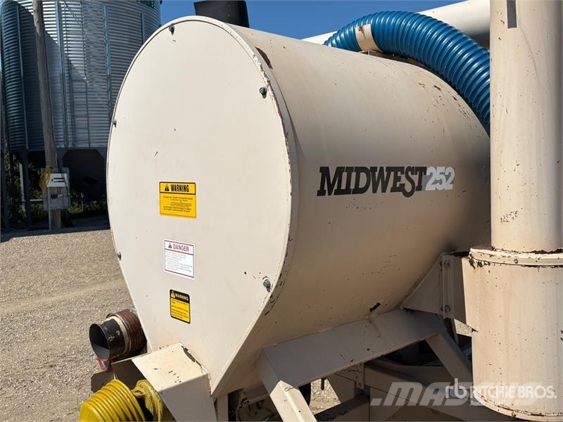 REM Manufacturing Ltd. Midwest 252 Grain Vac Secadores de grãos