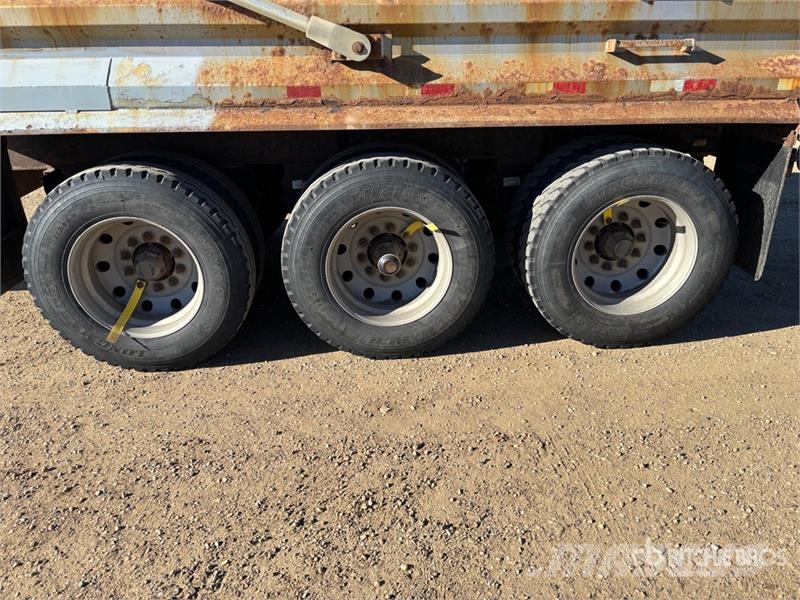 Renn 17 ft Tri/A Pup Dump Trailer Bañera