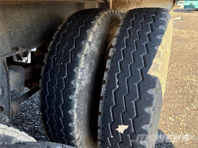 Renn 17 ft Tri/A Pup End Dump Trailer Remorque benne
