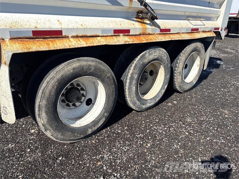 Renn 17 ft Tri/A Pup End Dump Trailer Remorque benne