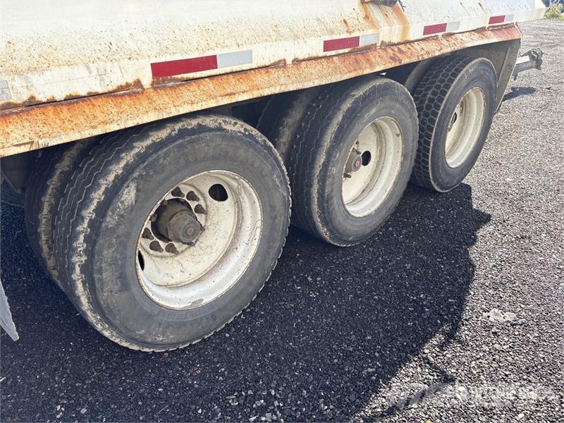 Renn 17 ft Tri/A Pup End Dump Trailer Remorque benne