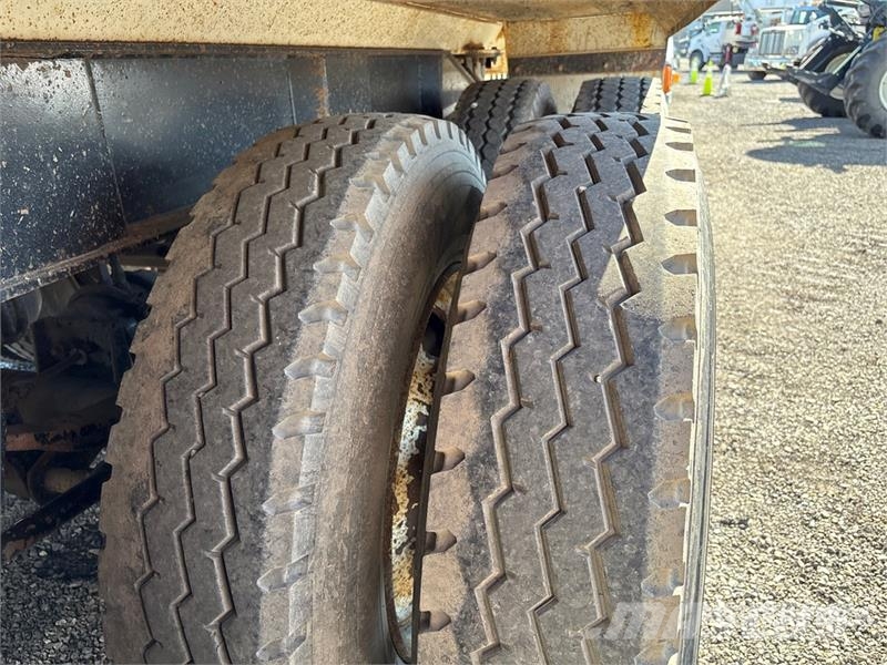 Renn 17 ft Tri/A Pup End Dump Trailer Remorque benne