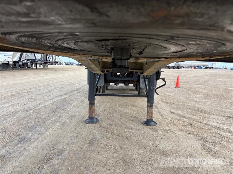 Renn 32 ft Tri/A End Dump Trailer Самоскиди