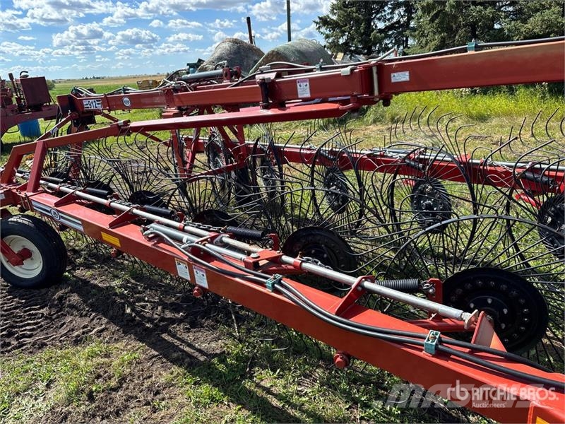 Renn 912 12 Wheel Hay Rake مكابس وميبسات التبن
