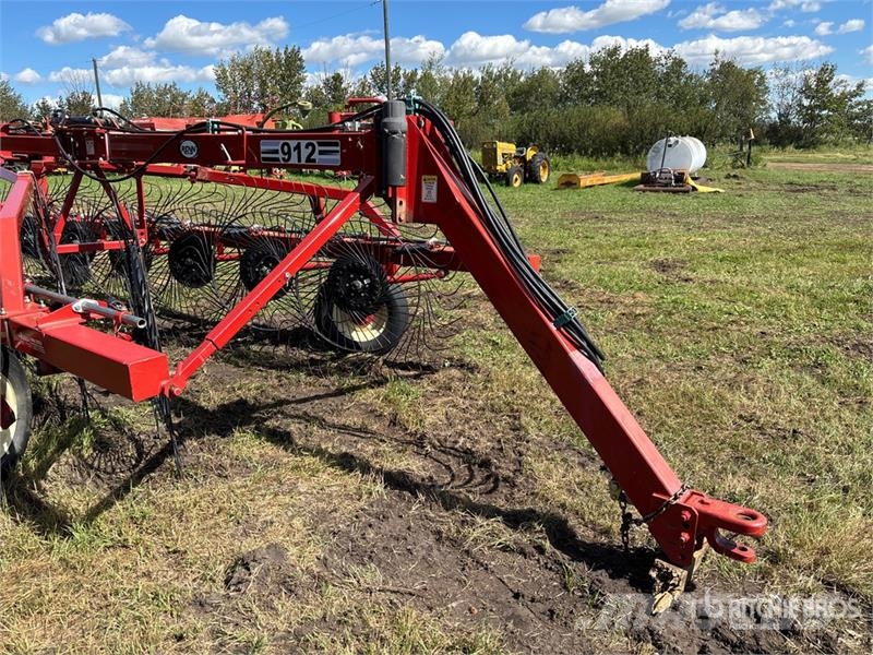Renn 912 12 Wheel Hay Rake مكابس وميبسات التبن