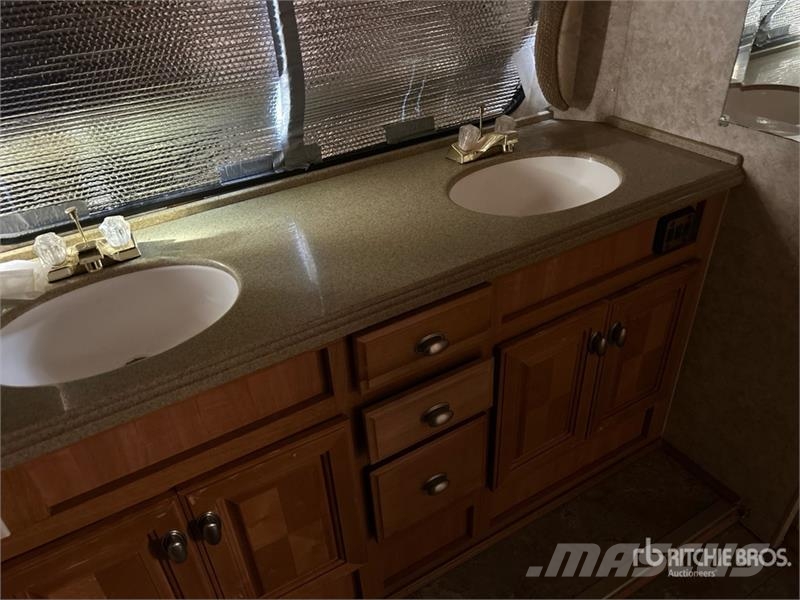  Rexhall RoseAir Motor Home キャンピングカーとキャラバン