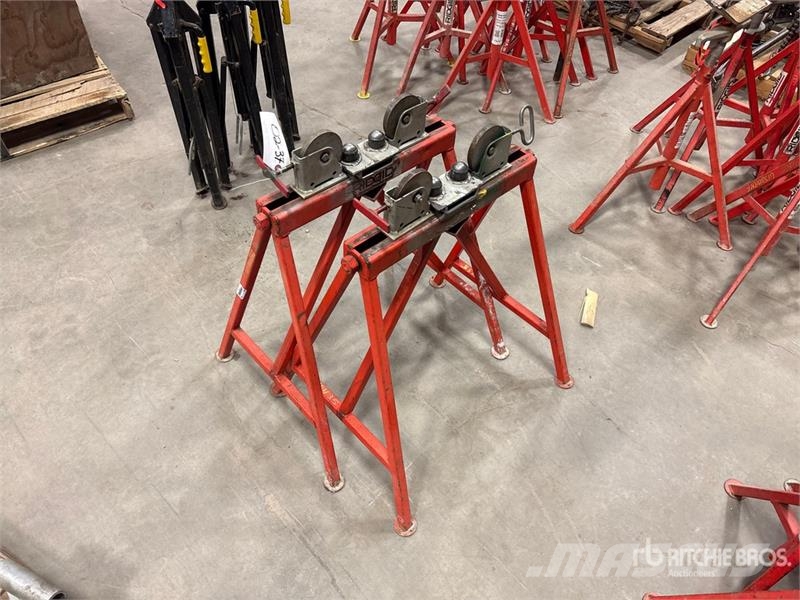 Ridgid of (2) Ridgid AR-99 Pipe Stand Oprema za cevovod