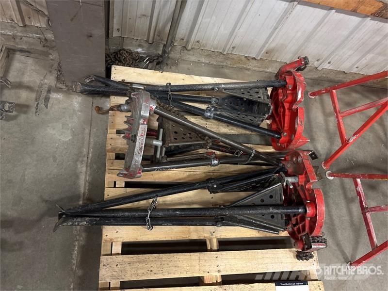 Ridgid of (3) Ridgid Tristands Oprema za cevovod