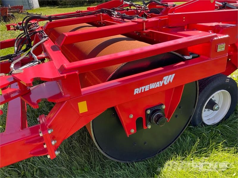 Riteway F3-52 52 ft Land Roller Volai