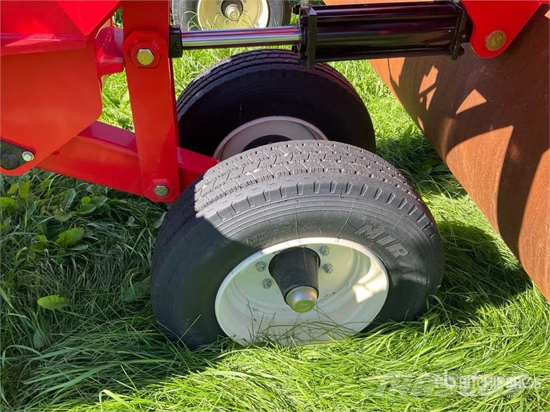 Riteway F3-52 52 ft Land Roller Volai