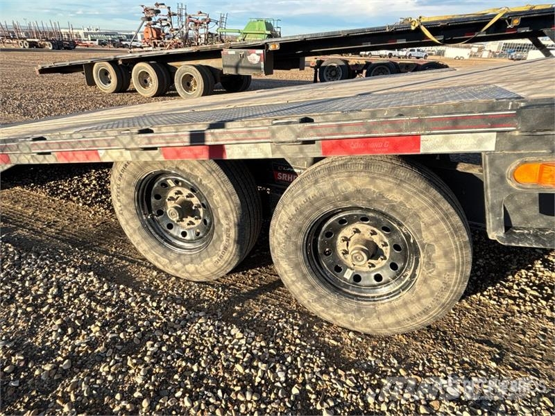 Roadclipper 9910 lb 24 ft T/A Tilt Deck Trailer Low loaders