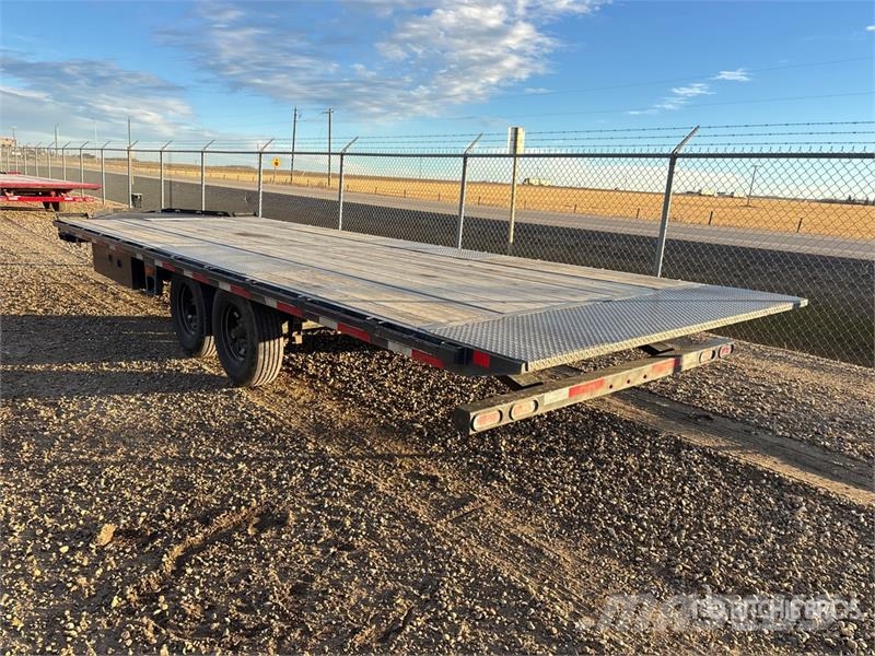 Roadclipper 9910 lb 24 ft T/A Tilt Deck Trailer Low loaders