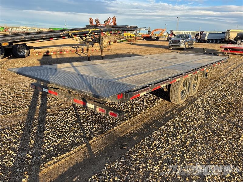 Roadclipper 9910 lb 24 ft T/A Tilt Deck Trailer Low loaders