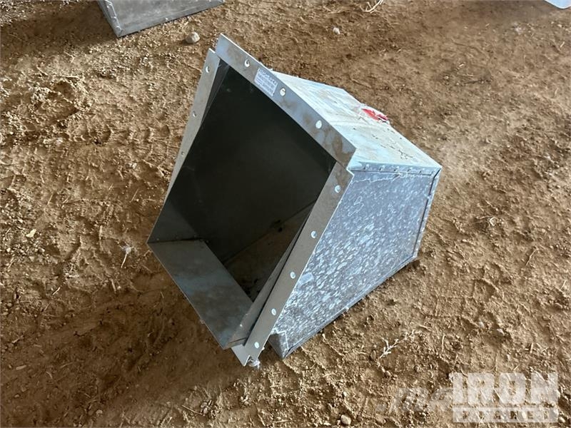  Rocket 12 in x 17 in Elbow Aeration Ducting (Unuse Ostale poljoprivredne mašine