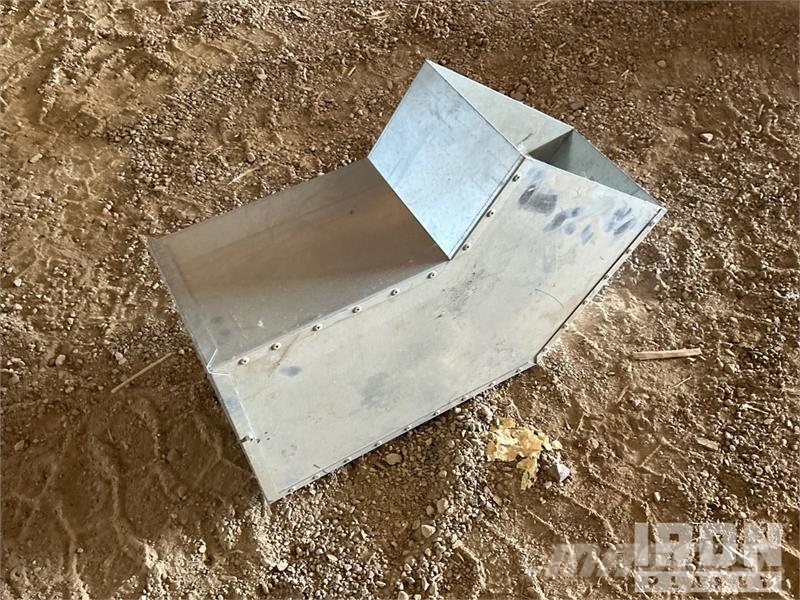  Rocket 9 in x 14 in Elbow Aeration Ducting (Unused Ostale poljoprivredne mašine