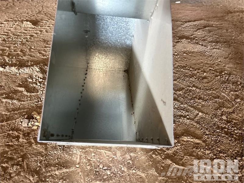  Rocket 9 in x 14 in Elbow Aeration Ducting (Unused Ostale poljoprivredne mašine