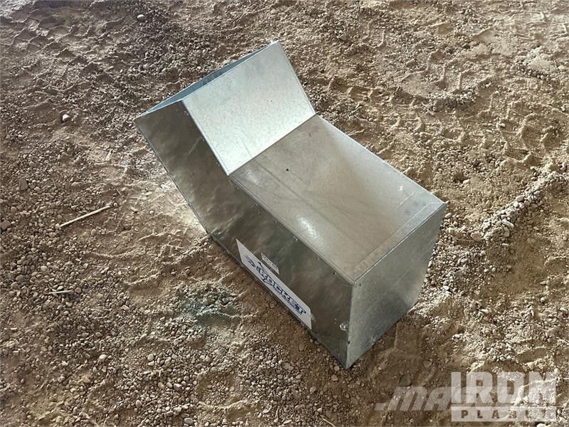  Rocket 9 in x 14 in Elbow Aeration Ducting (Unused Ostale poljoprivredne mašine